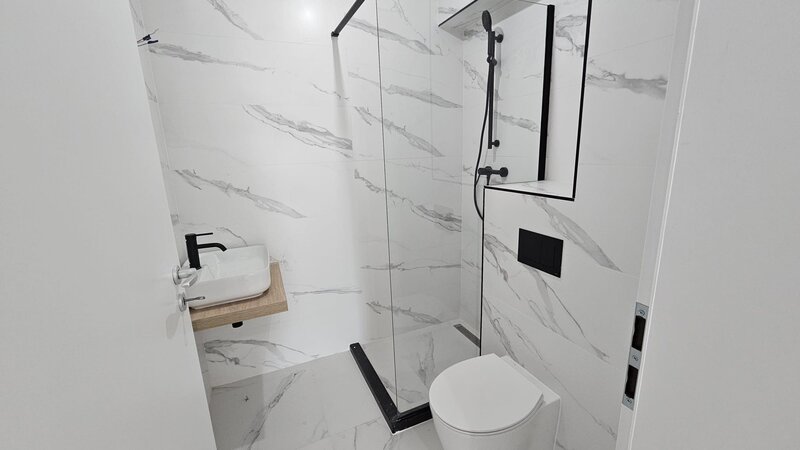 Berceni, Sos. Oltenitei, Sun Plaza, 190 mp, 2 locuri de parcare, 2024.